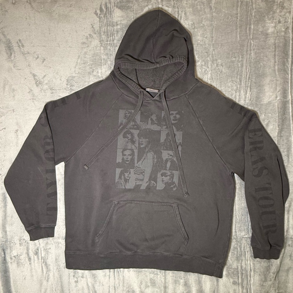 Taylor Swift Eras Tour Official Concert Hoodie 2XL XXL Black Pullover hoodie
